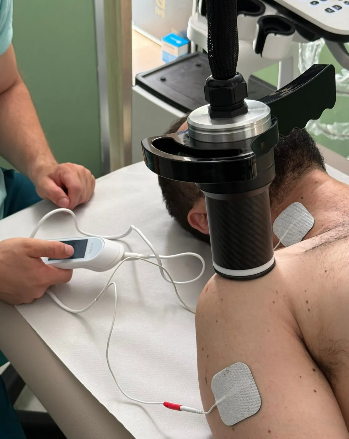 Paciente recuperado tras tratamiento de fisioterapia en FisioAdvance 360